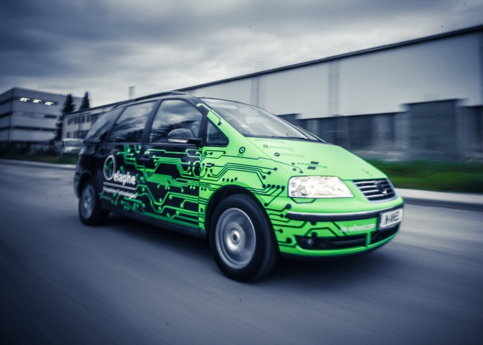 Elaphe In-Wheel Directus Hybrid Vehicle